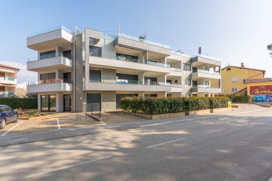 Lux Hotel Novigrad Istria Exterior foto